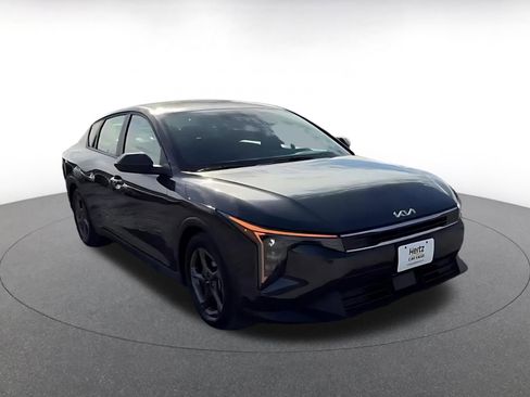Used 2025 Kia K4 LXS image 3