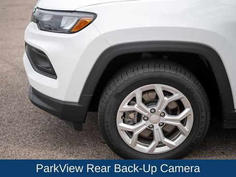 Used 2024 Jeep Compass Latitude AWD/4WD image 9