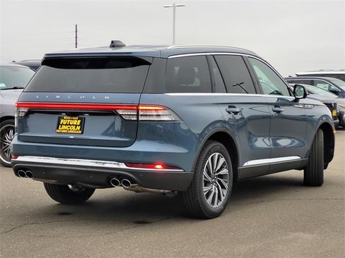 New 2026 Lincoln Aviator AWD image 4