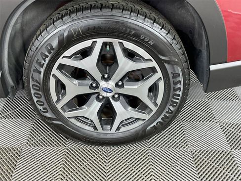 Certified 2023 Subaru Forester Premium AWD/4WD image 33