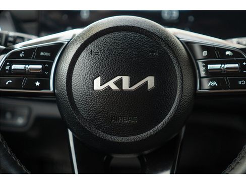 Used 2024 Kia Seltos EX FWD image 6