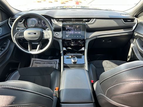 Used 2024 Jeep Grand Cherokee L Altitude image 18