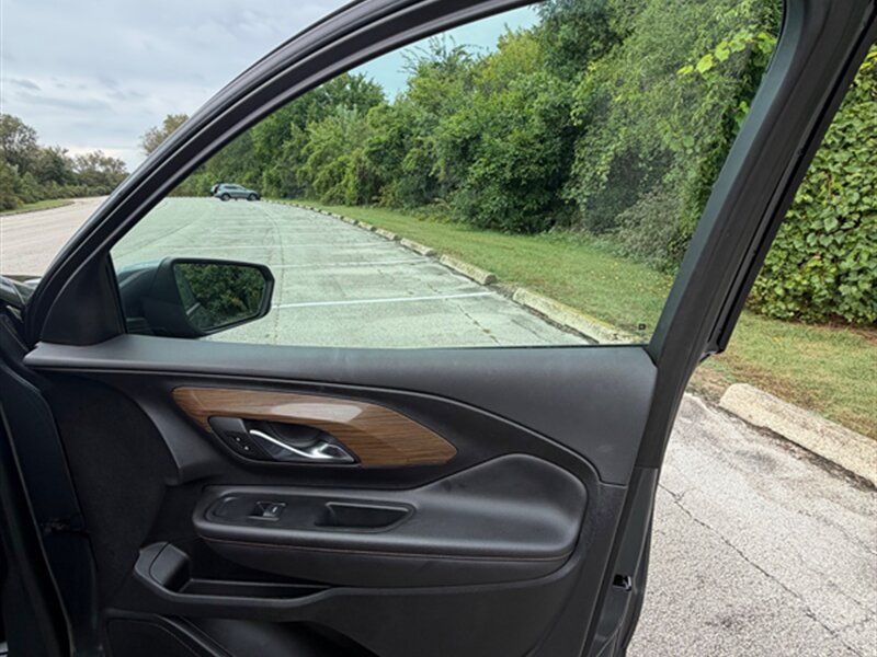 Used 2019 GMC Terrain SLE w/ Driver Convenience Package FWD image 22