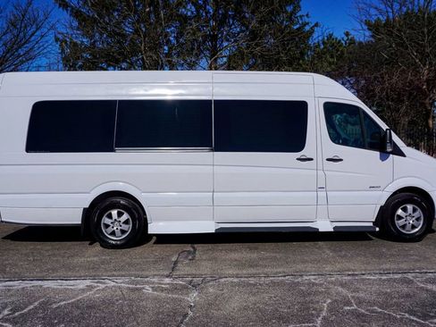 Used 2015 Mercedes-Benz Sprinter 2500 image 8