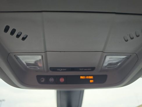 Used 2019 Chevrolet Blazer LT FWD image 31