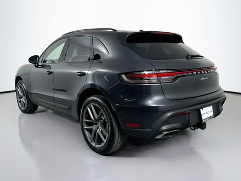 Certified 2025 Porsche Macan image 3