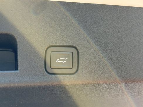 New 2026 Chevrolet Traverse LT w/ Midnight/Sport Edition FWD image 18