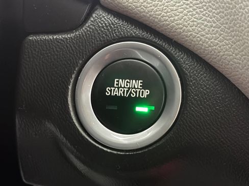 Used 2021 Chevrolet Equinox LS w/ LPO, Floor Liner Package image 36