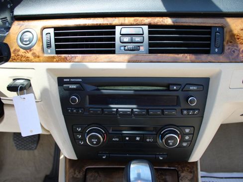 Used 2007 BMW 328i Convertible image 21