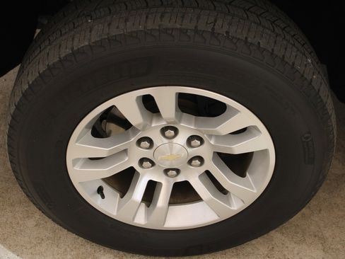 Used 2018 Chevrolet Silverado 1500 LT w/ All Star Edition image 29