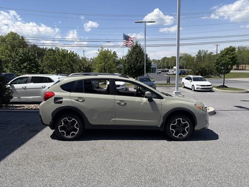 Used 2014 Subaru Crosstrek 2.0i Premium w/ Popular Package #2 AWD/4WD image 4