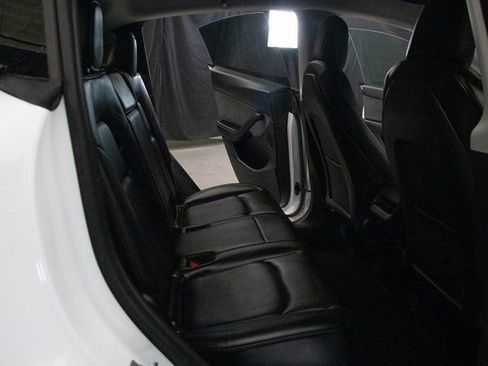 Used 2022 Tesla Model Y Performance image 18