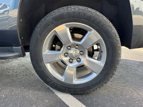 Used 2019 Chevrolet Tahoe LS w/ Enhanced Driver Alert Package image 6