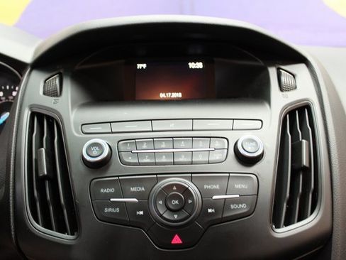 Used 2018 Ford Focus SE image 16