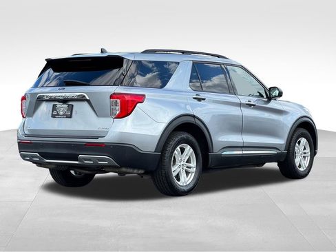 Used 2023 Ford Explorer XLT w/ Equipment Group 202A AWD/4WD image 7