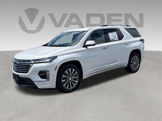 Used 2023 Chevrolet Traverse Premier FWD video 1