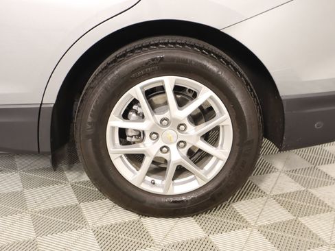 Used 2024 Chevrolet Equinox LS w/ LS Convenience Package image 17