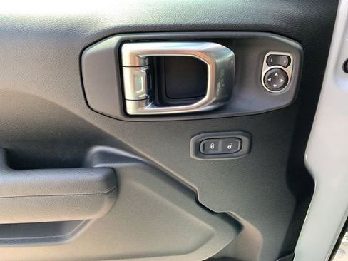 New 2025 Jeep Gladiator Mojave image 12