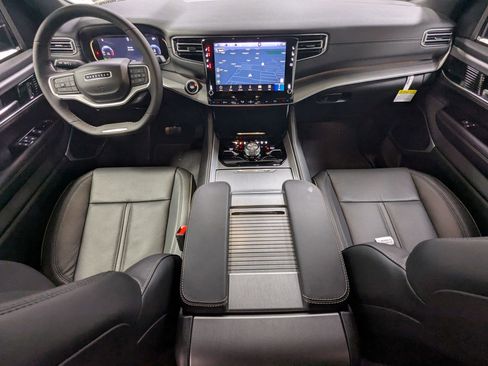 New 2025 Jeep Wagoneer Series II image 16