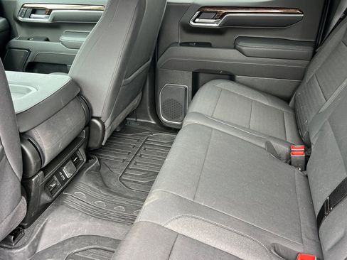 Used 2025 GMC Sierra 1500 SLE image 15