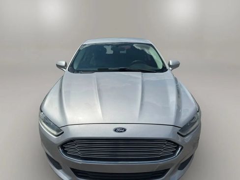 Used 2016 Ford Fusion SE FWD image 3