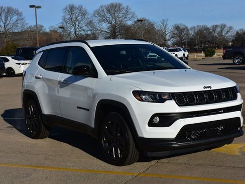 New 2026 Jeep Compass Latitude image 3