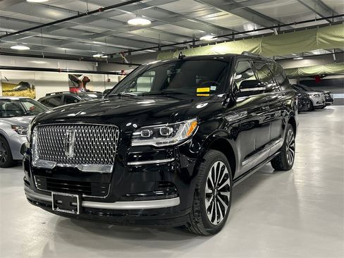 Used 2022 Lincoln Navigator Reserve image 5