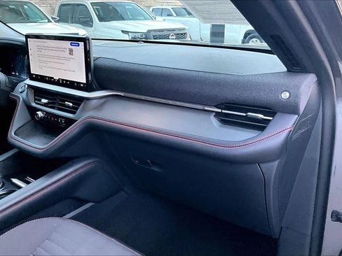 Used 2025 Ford Explorer ST-Line image 18