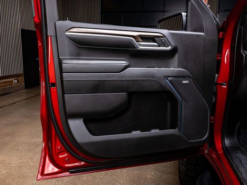Used 2024 Chevrolet Silverado 1500 LT Trail Boss w/ Convenience Package II AWD/4WD image 36