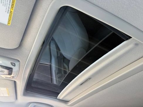 Used 2014 Toyota Sienna XLE FWD image 31