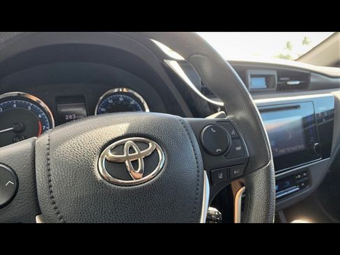 Used 2017 Toyota Corolla LE FWD image 6