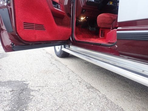 Used 1994 Chevrolet Suburban 2WD image 8