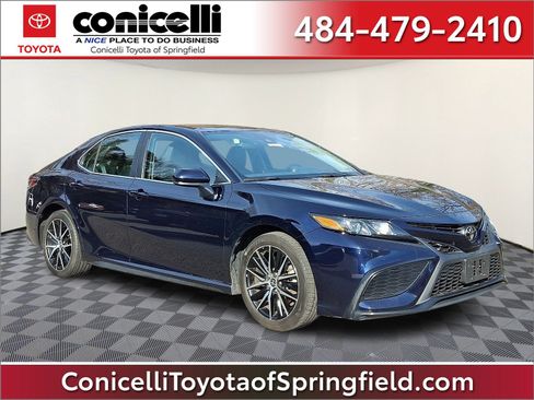 Used 2021 Toyota Camry SE image 1