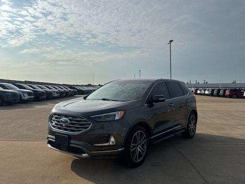 Used 2019 Ford Edge Titanium w/ Equipment Group 301A FWD image 9