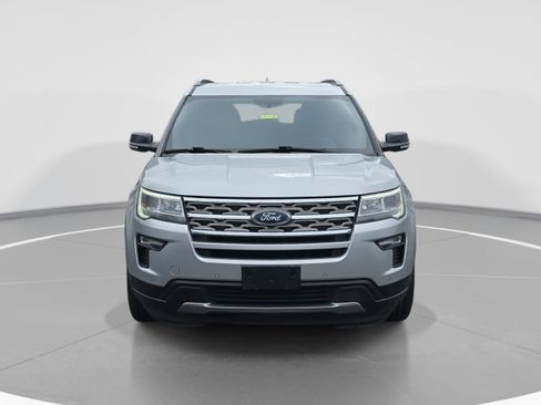 Used 2018 Ford Explorer XLT w/ Equipment Group 202A image 2