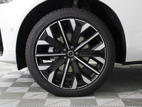 New 2026 Volvo XC60 B5 Ultra w/ Protection Package Premier image 13