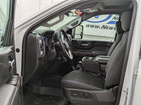 Used 2022 GMC Sierra 2500 SLE w/ SLE Convenience Package image 4