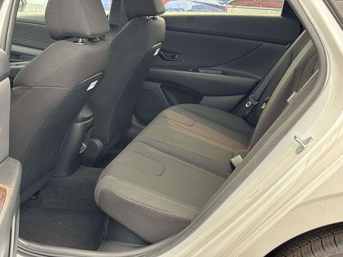 Certified 2026 Hyundai Elantra SEL FWD image 10