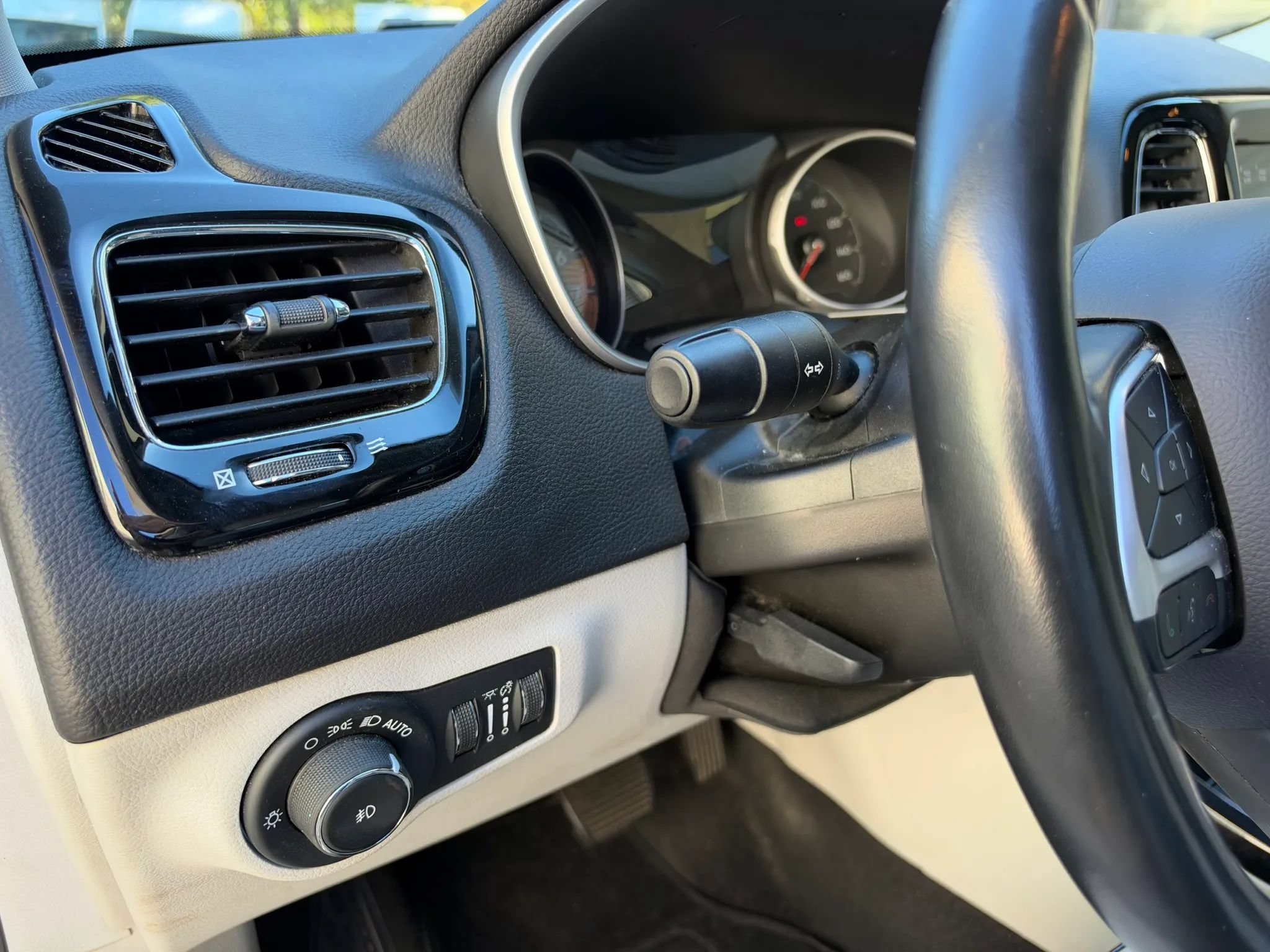 Used 2020 Jeep Compass Limited FWD image 25