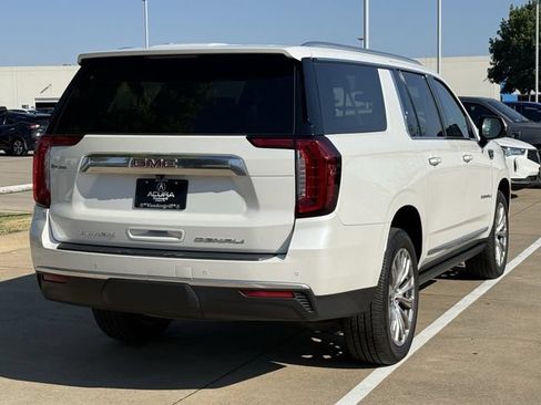 Used 2022 GMC Yukon XL Denali AWD/4WD image 4