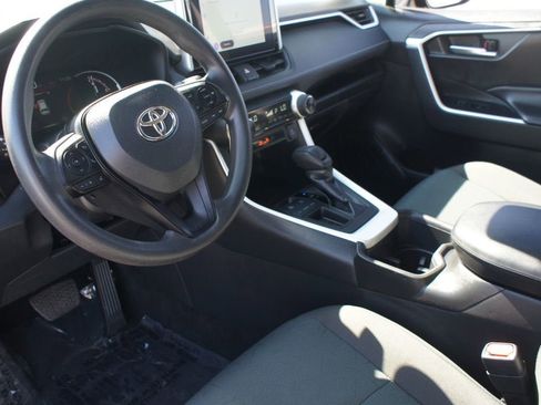 Used 2024 Toyota RAV4 XLE image 5