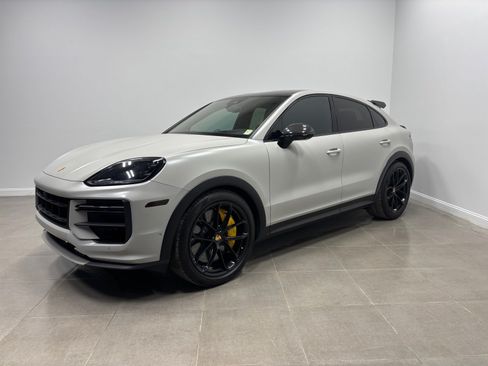 Used 2024 Porsche Cayenne Turbo GT AWD/4WD image 1