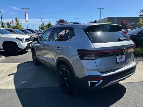 Used 2025 Volkswagen Taos SEL w/ Black Wheel Plus Package AWD/4WD image 3