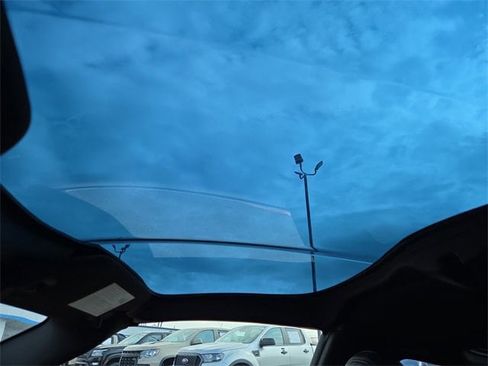 Used 2017 Chevrolet Corvette Stingray Coupe w/ 1LT image 25