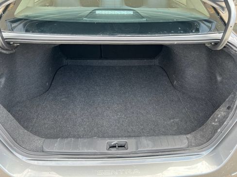 Used 2020 Nissan Sentra SR FWD image 11