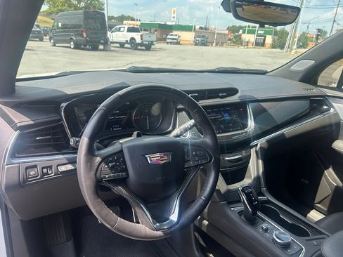 Used 2023 Cadillac XT6 Sport w/ LPO, ONYX Package AWD/4WD image 12