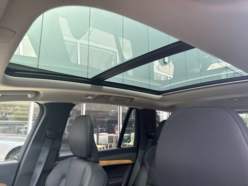 Used 2024 Volvo XC90 B5 Plus AWD/4WD image 27