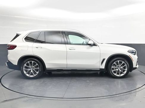 Used 2021 BMW X5 xDrive40i w/ Premium Package 3 AWD/4WD image 3