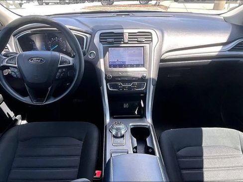 Used 2020 Ford Fusion SE FWD image 7
