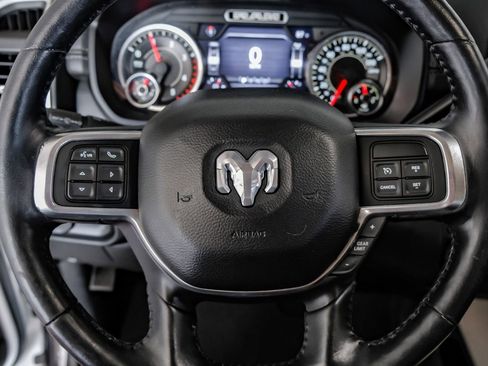 Used 2019 RAM 2500 Laramie AWD/4WD image 17